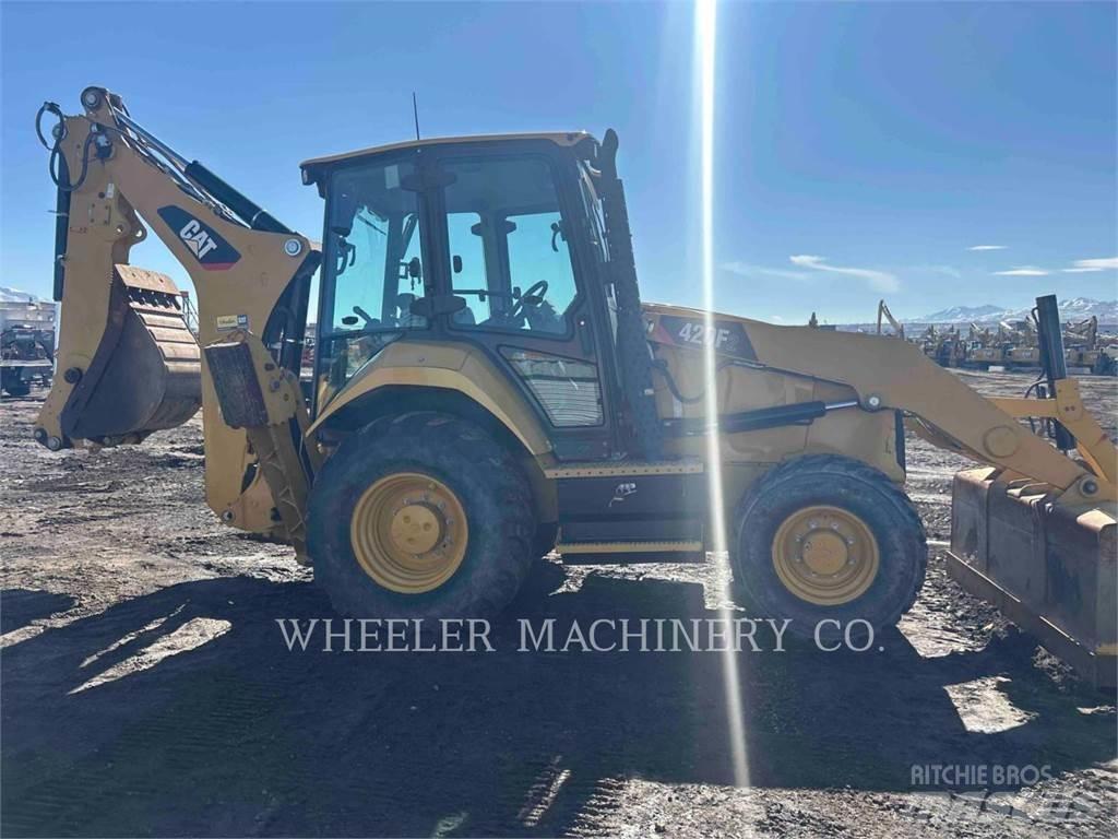 CAT 420F2 E Товарач със заден ексватор