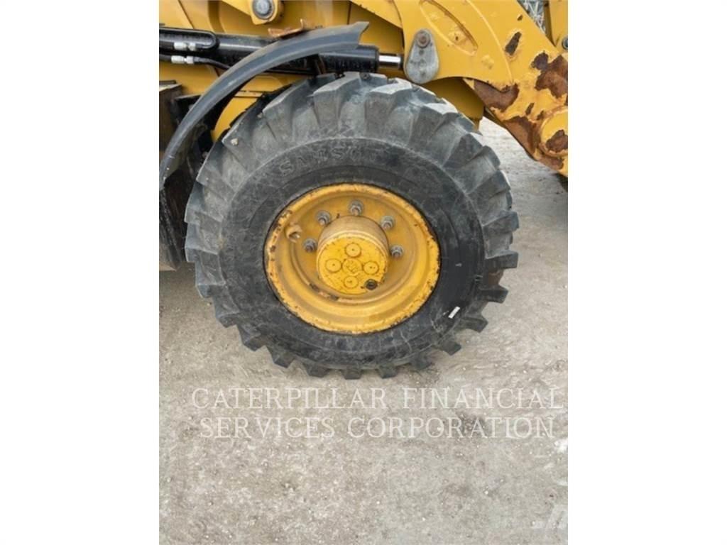 CAT 420F2 IT Товарач със заден ексватор