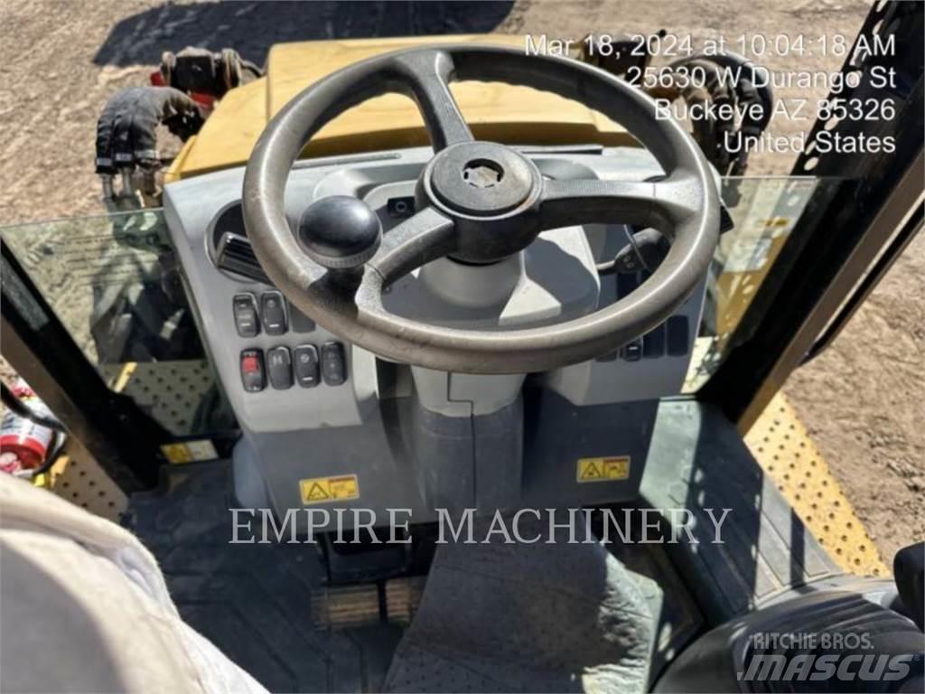 CAT 420F24EOIP Товарач със заден ексватор