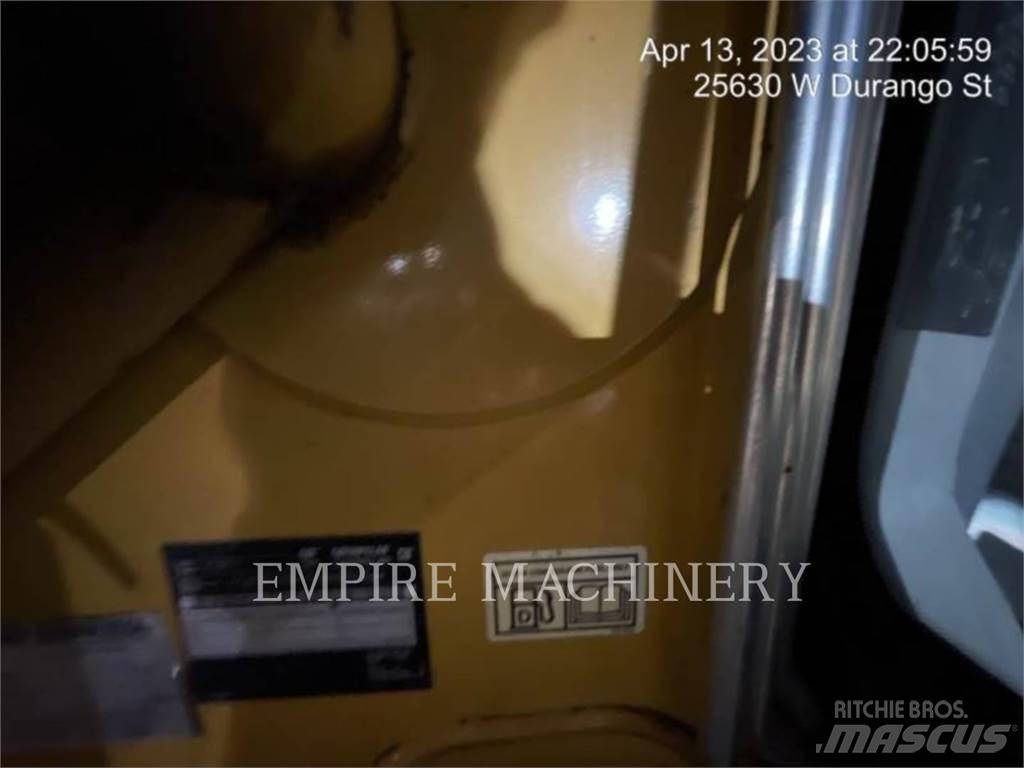 CAT 420F24EOIP Товарач със заден ексватор
