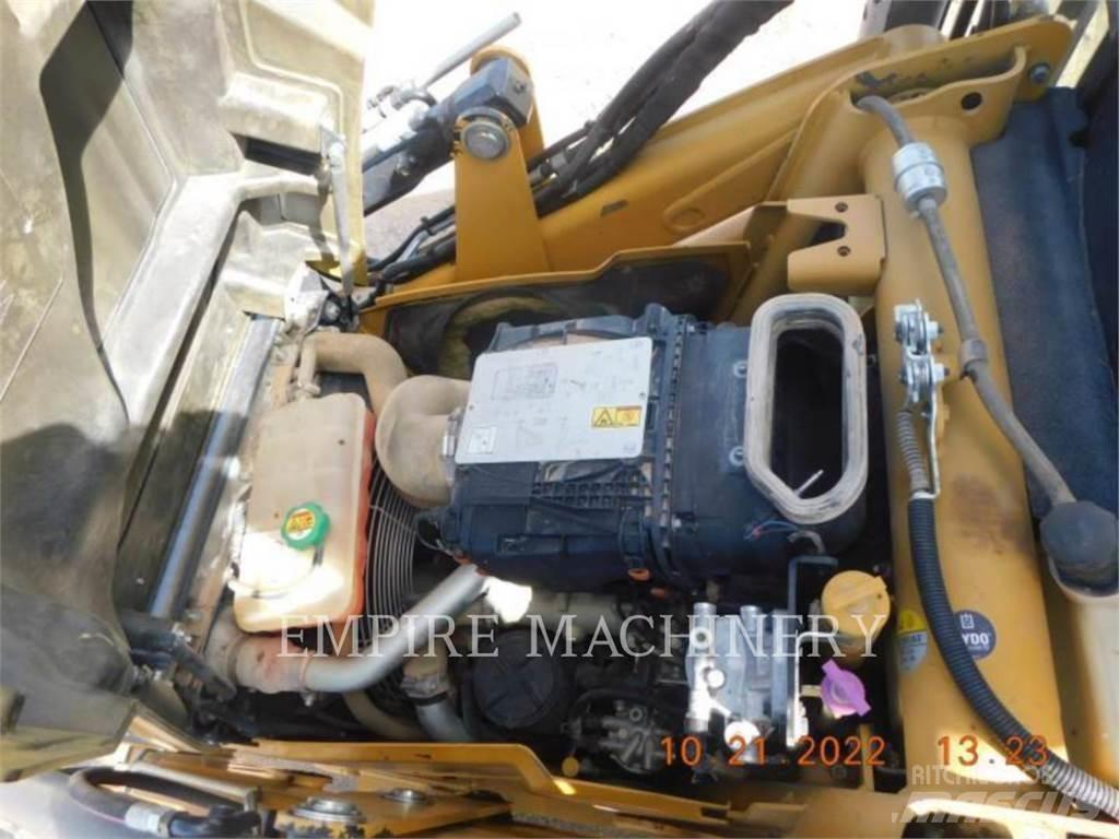 CAT 420F24EOIP Товарач със заден ексватор