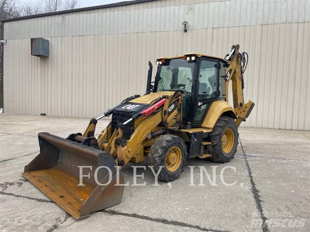 CAT 420F2IT Товарач със заден ексватор