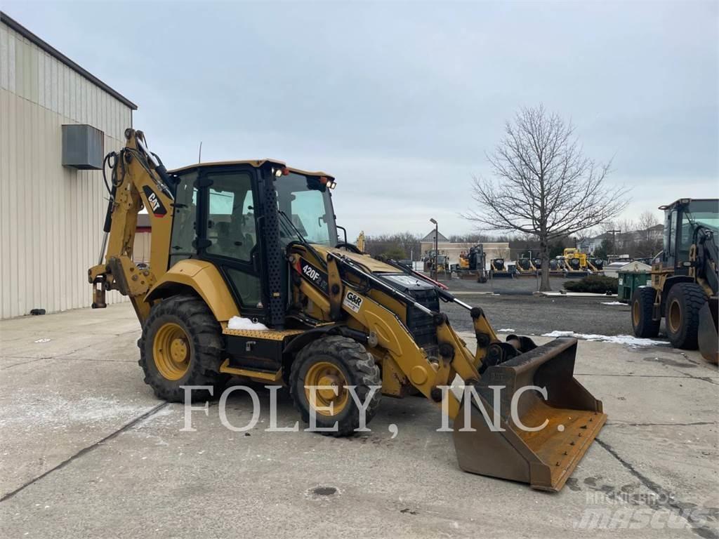 CAT 420F2IT Товарач със заден ексватор