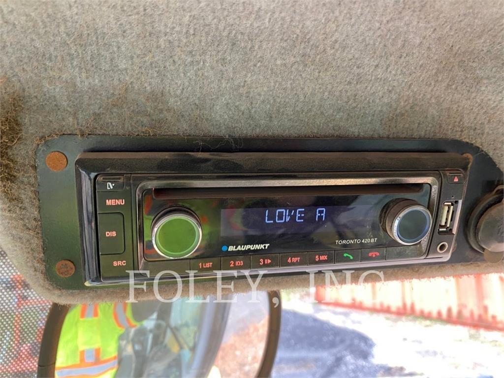 CAT 420F2IT Товарач със заден ексватор