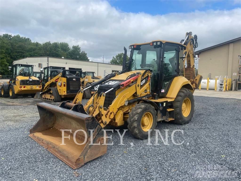 CAT 420F2IT Товарач със заден ексватор