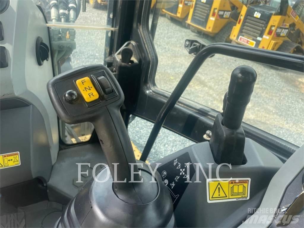 CAT 420F2IT Товарач със заден ексватор