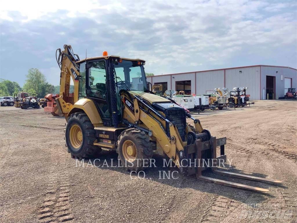 CAT 420F2IT Товарач със заден ексватор