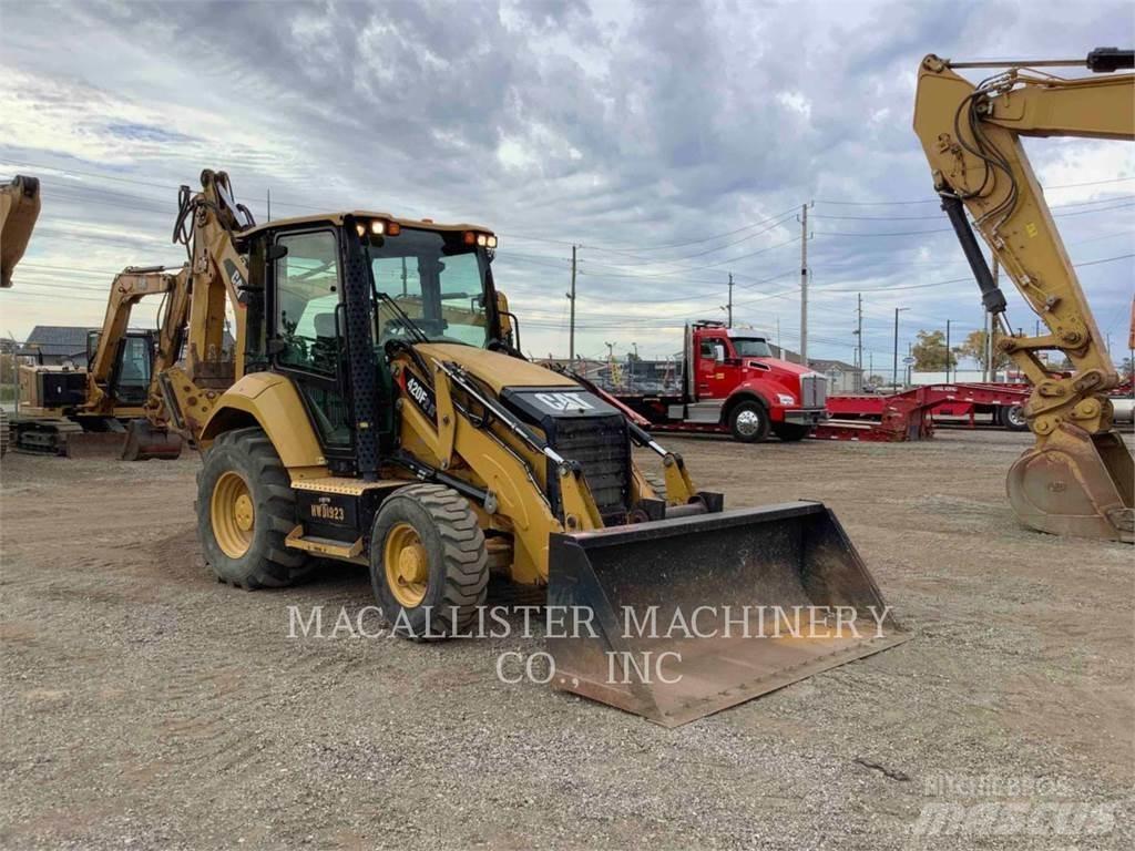 CAT 420F2IT Товарач със заден ексватор