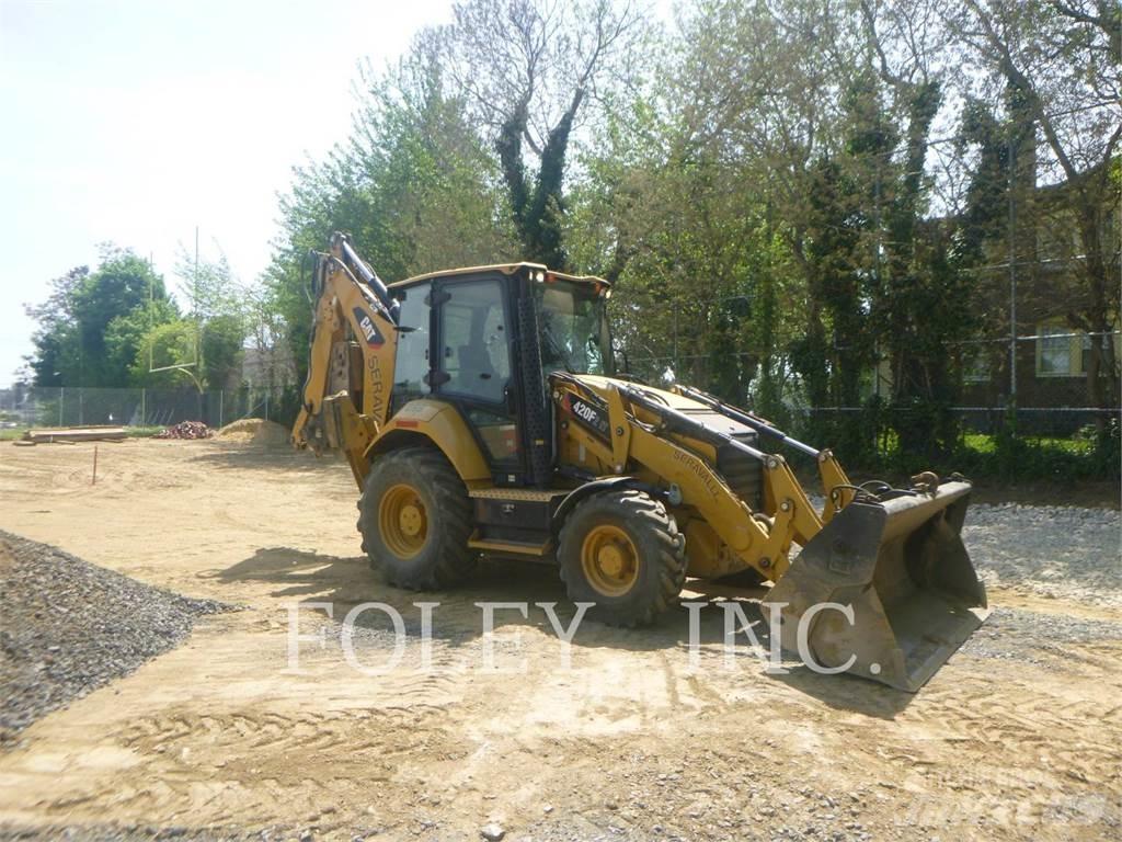 CAT 420F2IT Товарач със заден ексватор