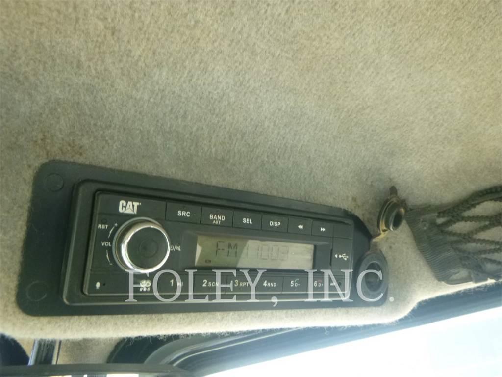 CAT 420F2IT Товарач със заден ексватор