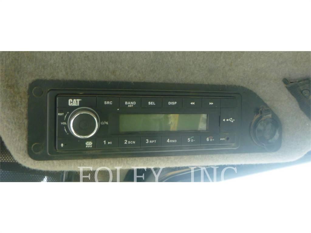 CAT 420F2IT Товарач със заден ексватор