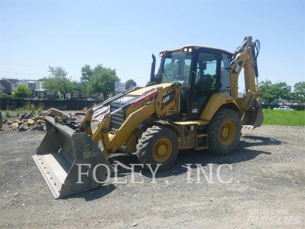 CAT 420F2IT Товарач със заден ексватор