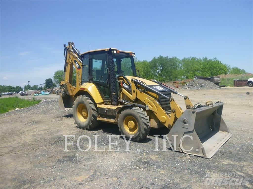 CAT 420F2IT Товарач със заден ексватор