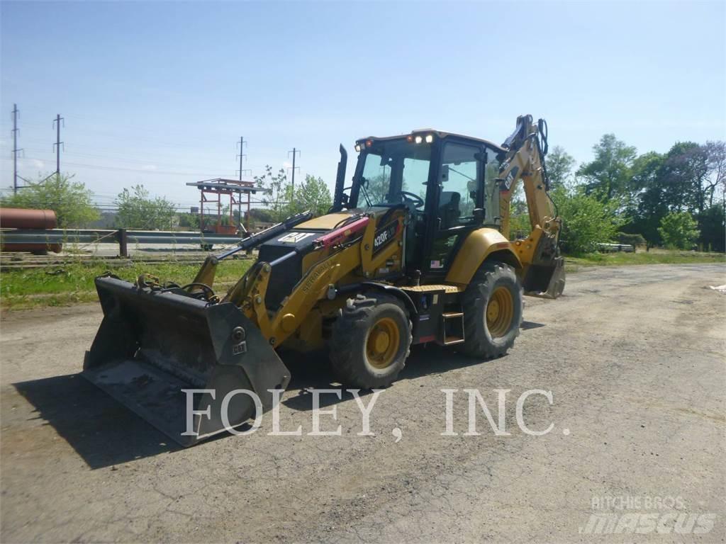 CAT 420F2IT Товарач със заден ексватор