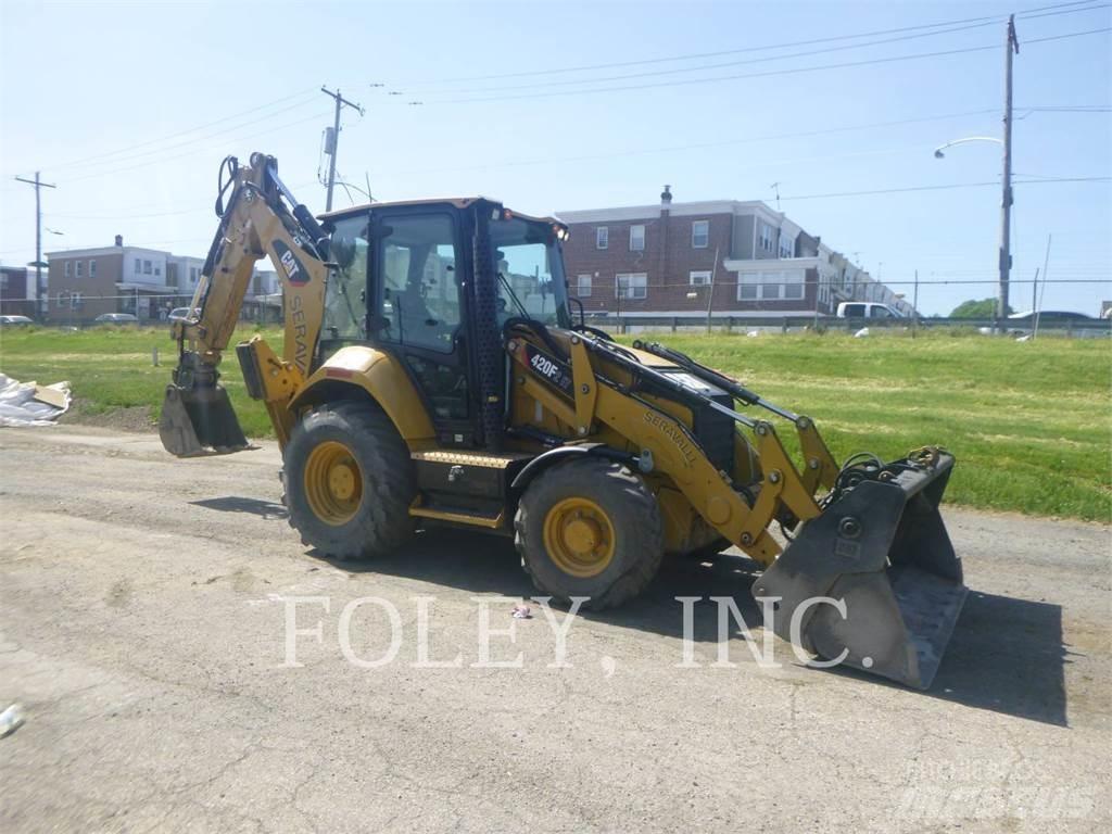 CAT 420F2IT Товарач със заден ексватор
