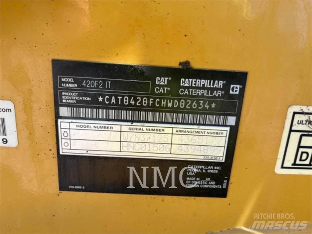 CAT 420F2IT Товарач със заден ексватор