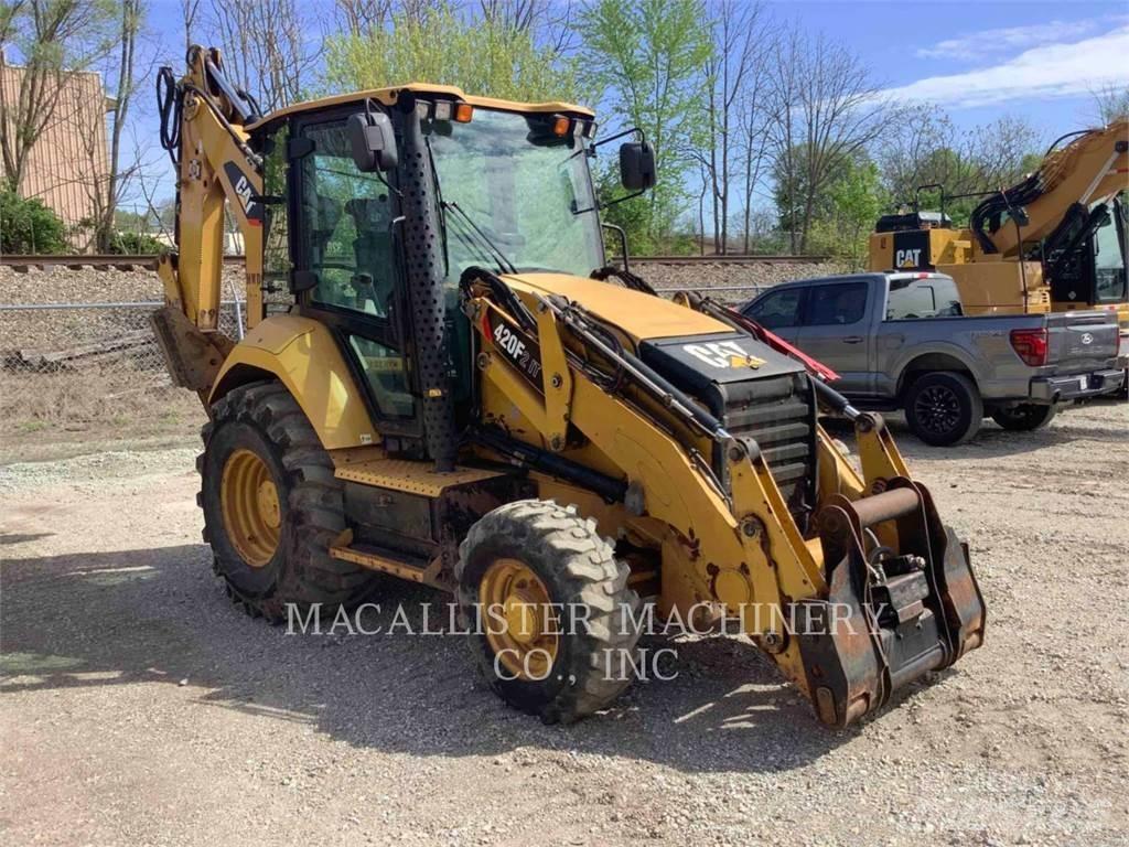 CAT 420F2IT Товарач със заден ексватор