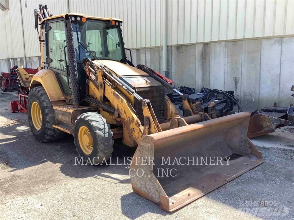 CAT 420F2IT Товарач със заден ексватор