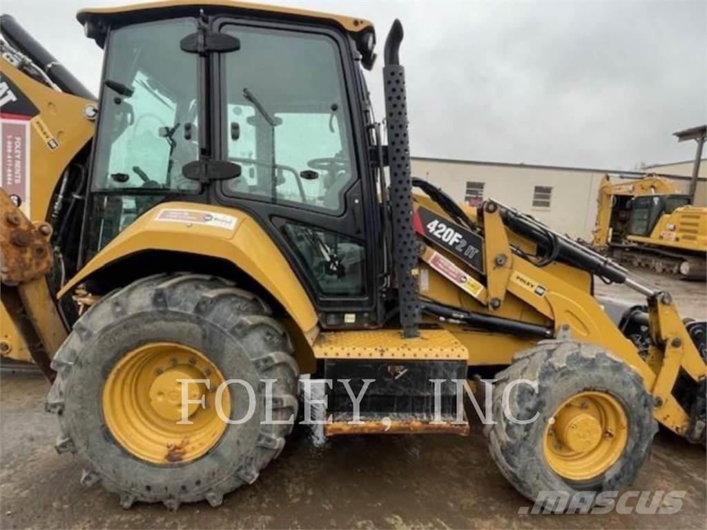 CAT 420F2IT Товарач със заден ексватор