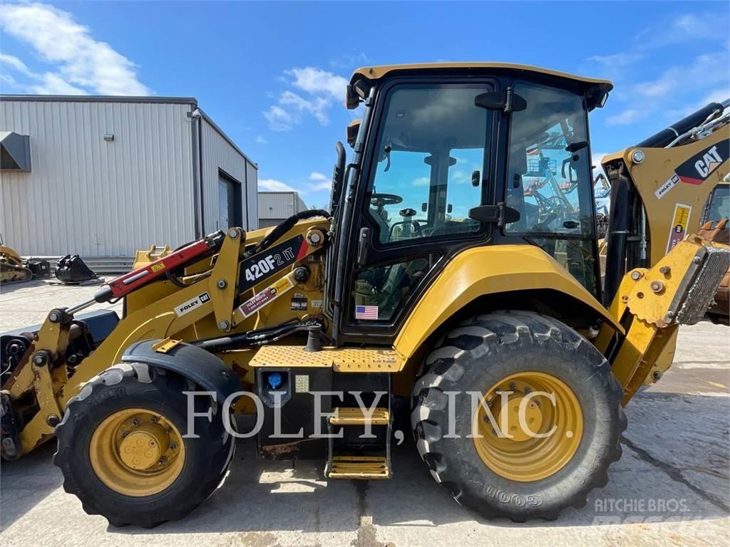 CAT 420F2IT Товарач със заден ексватор