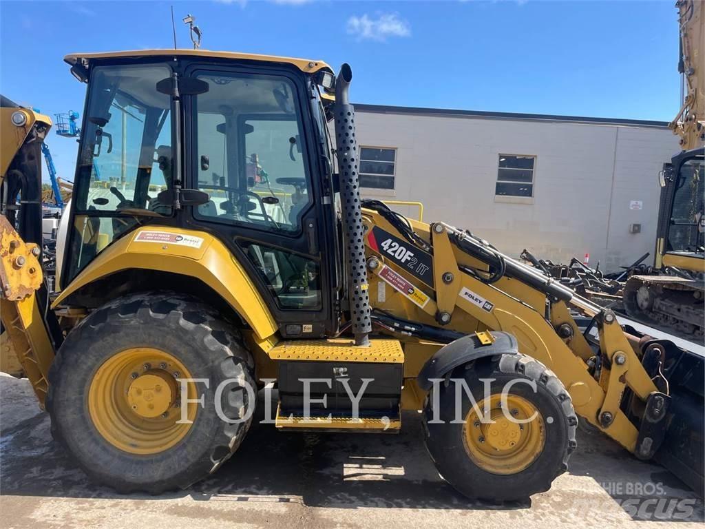 CAT 420F2IT Товарач със заден ексватор