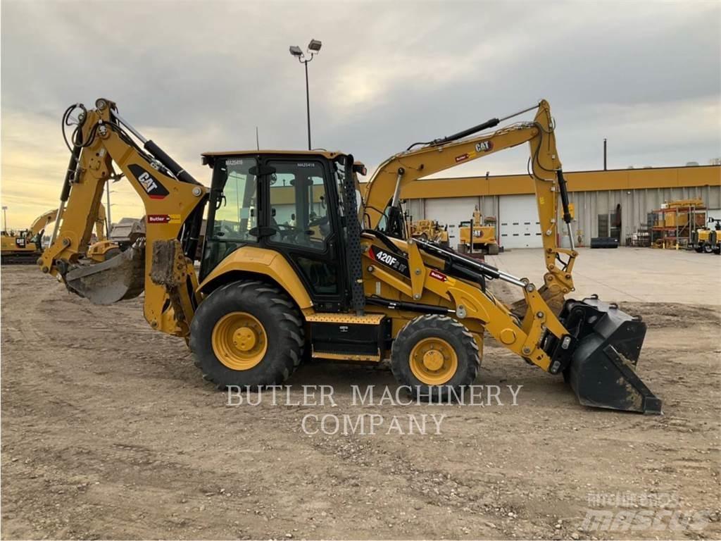 CAT 420F2IT Товарач със заден ексватор