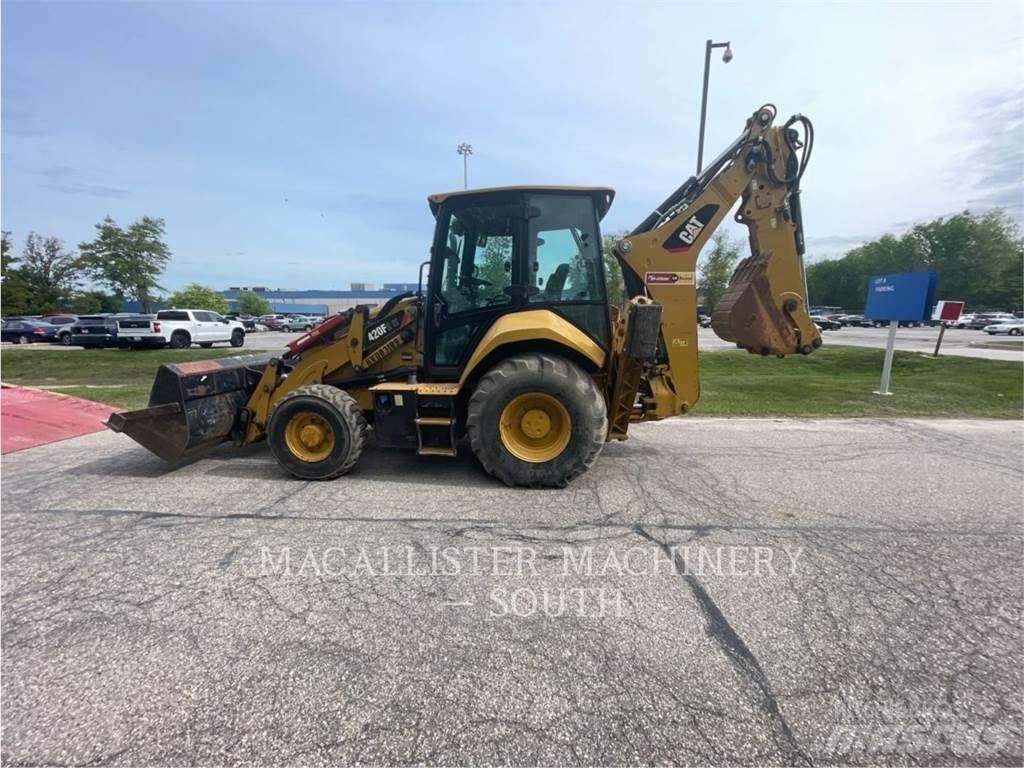 CAT 420F2IT Товарач със заден ексватор