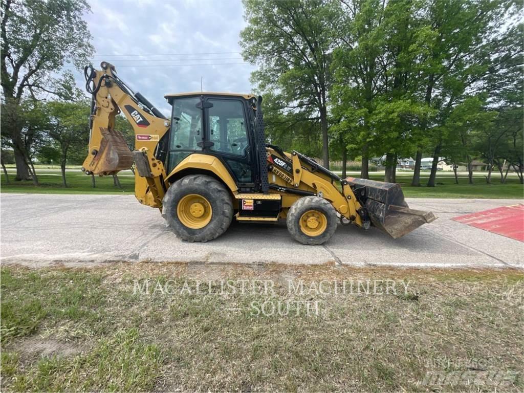 CAT 420F2IT Товарач със заден ексватор