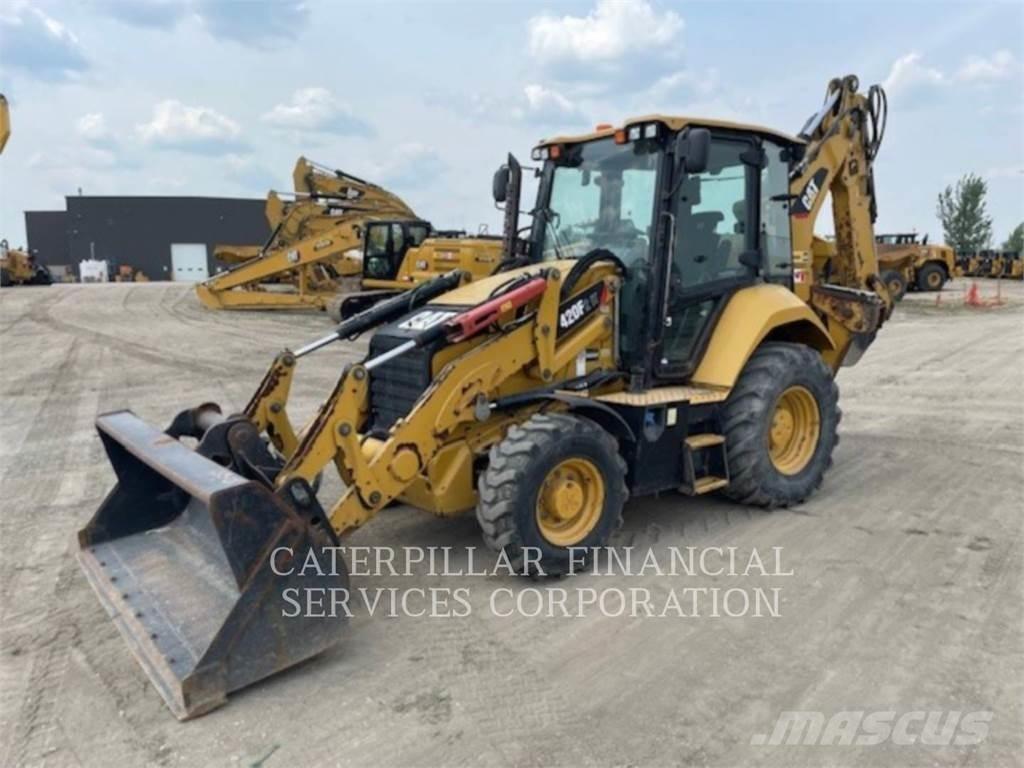 CAT 420F2IT Товарач със заден ексватор