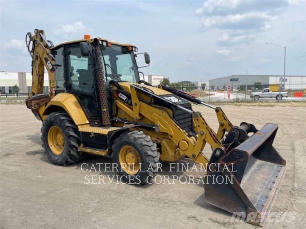 CAT 420F2IT Товарач със заден ексватор