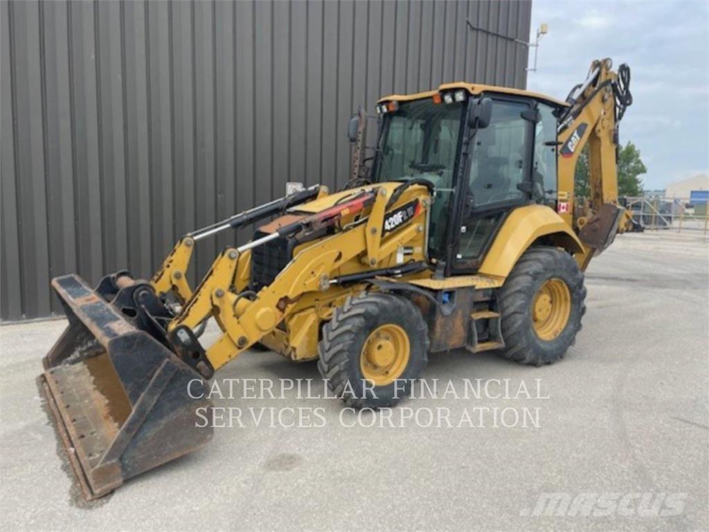 CAT 420F2IT Товарач със заден ексватор