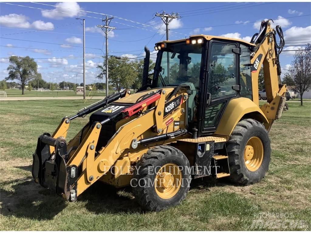 CAT 420F2IT Товарач със заден ексватор