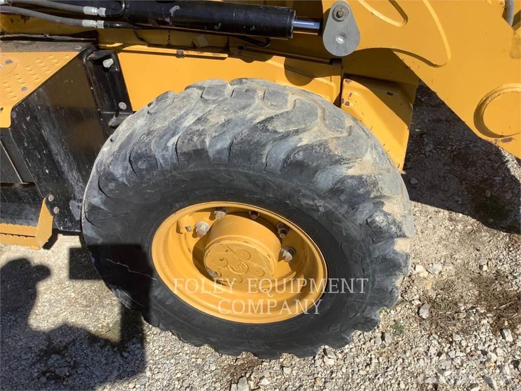 CAT 420F2IT Товарач със заден ексватор