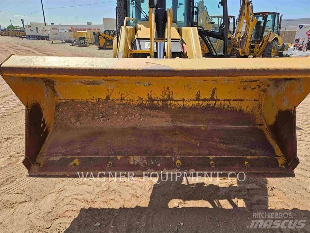 CAT 420F2ST Товарач със заден ексватор
