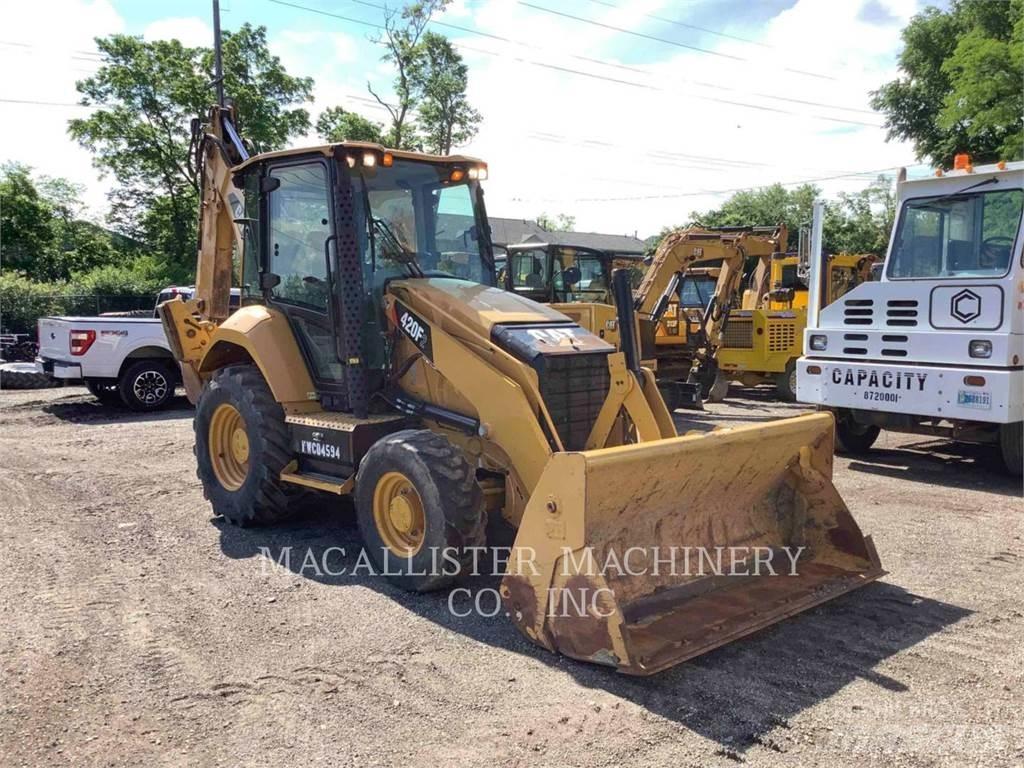 CAT 420F2ST Товарач със заден ексватор