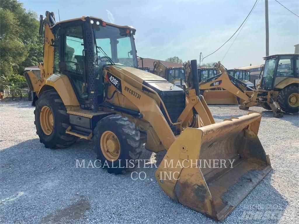 CAT 420F2ST Товарач със заден ексватор