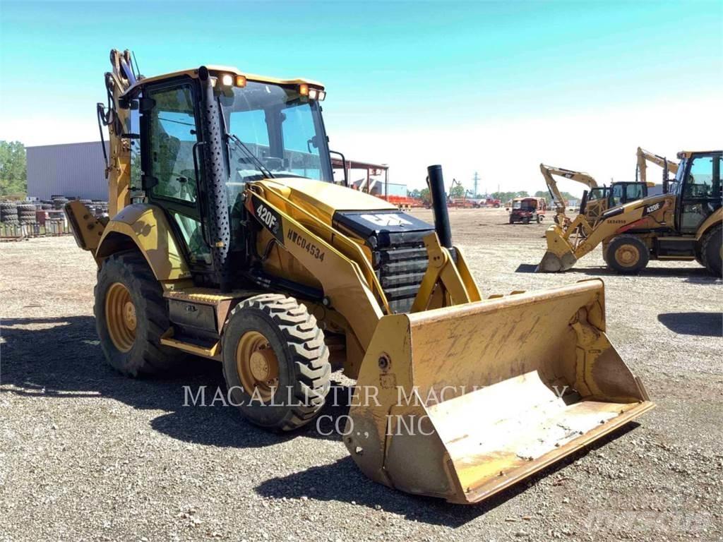 CAT 420F2ST Товарач със заден ексватор