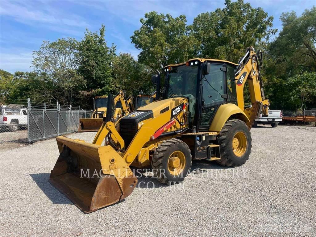 CAT 420F2ST Товарач със заден ексватор