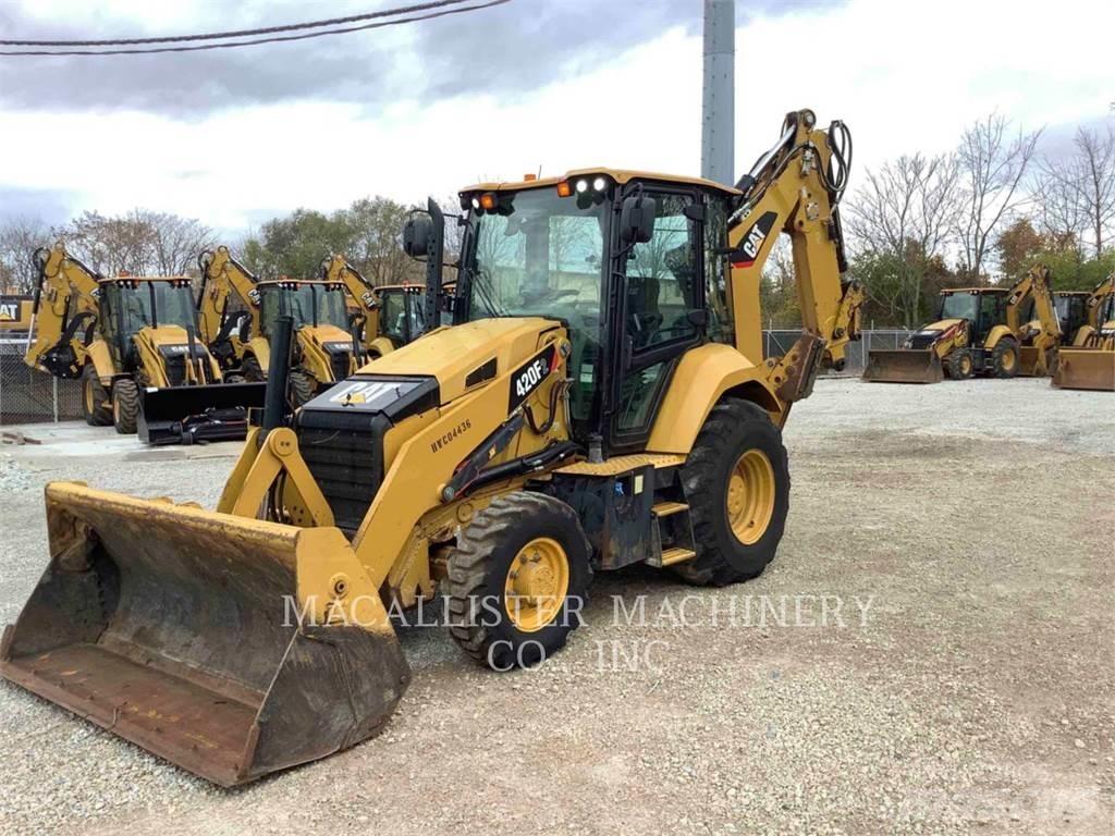 CAT 420F2ST Товарач със заден ексватор