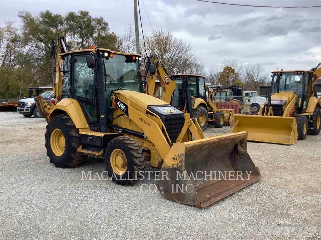 CAT 420F2ST Товарач със заден ексватор