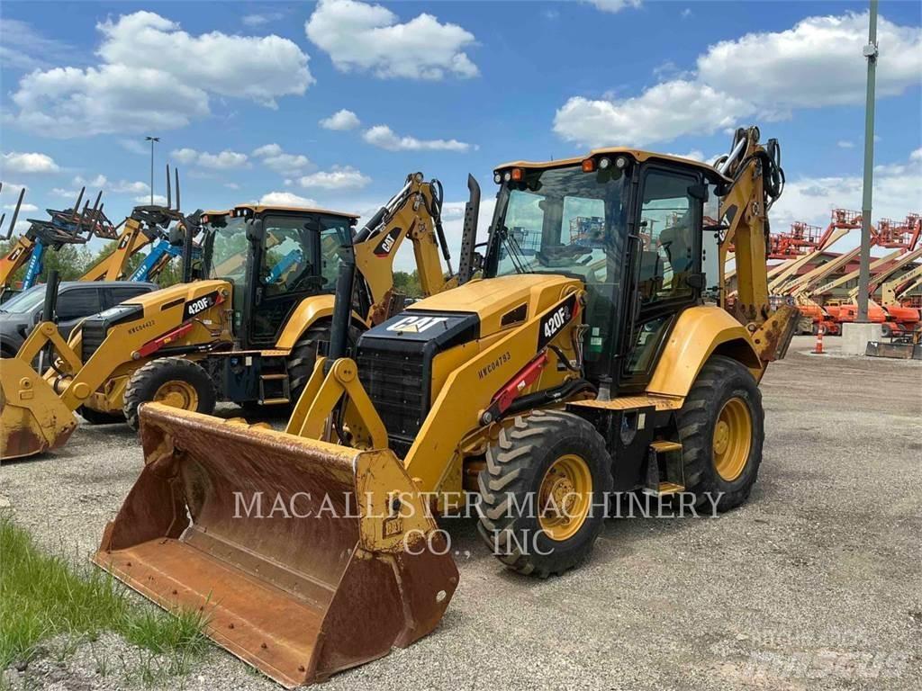 CAT 420F2ST Товарач със заден ексватор