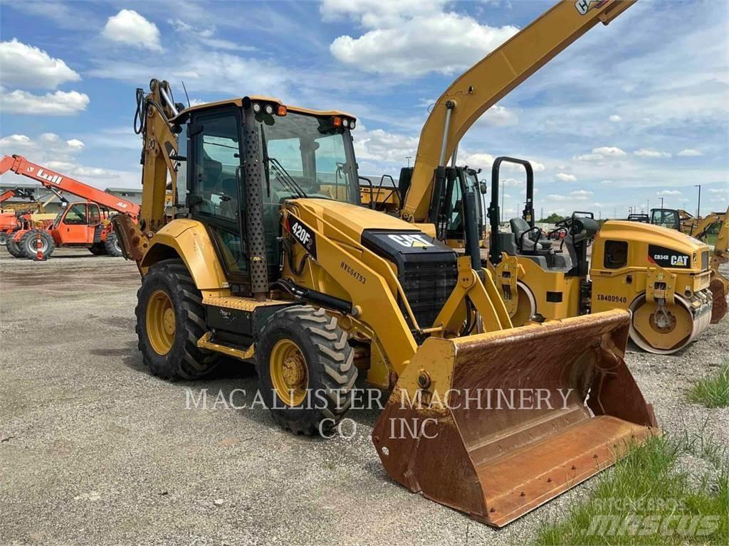 CAT 420F2ST Товарач със заден ексватор