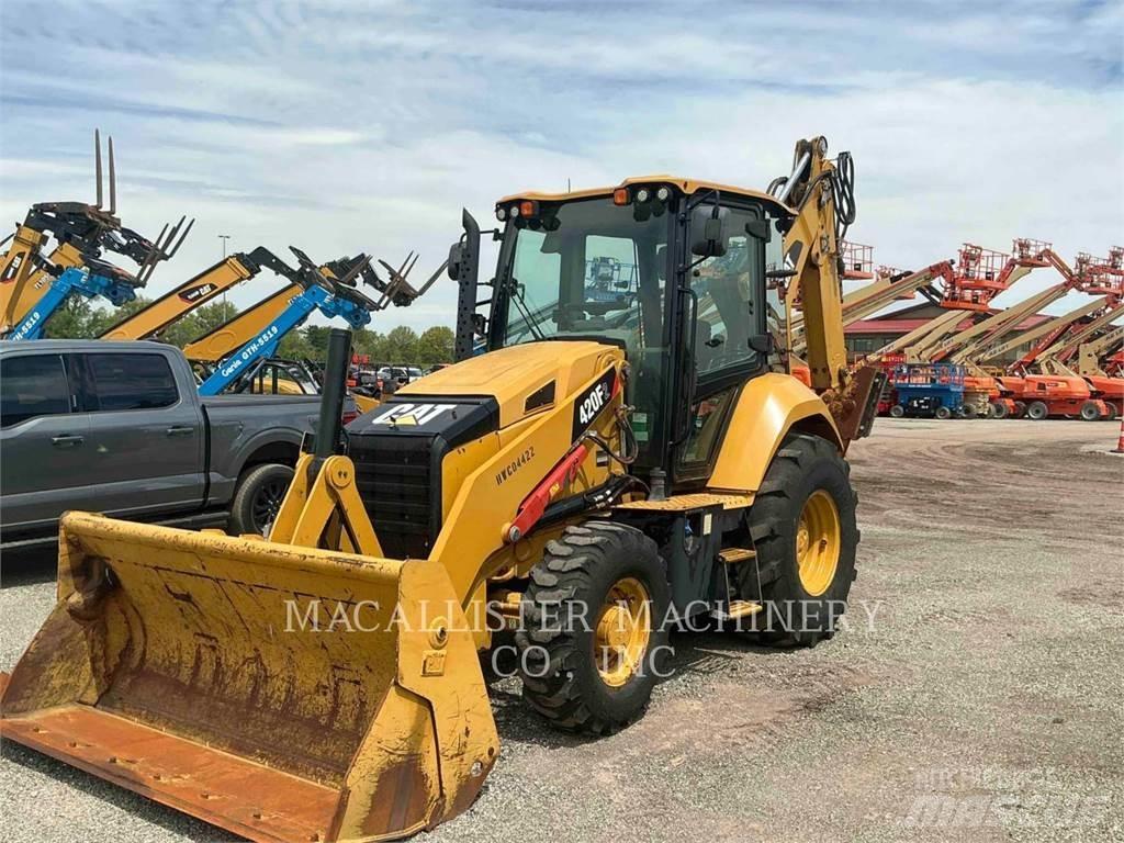 CAT 420F2ST Товарач със заден ексватор