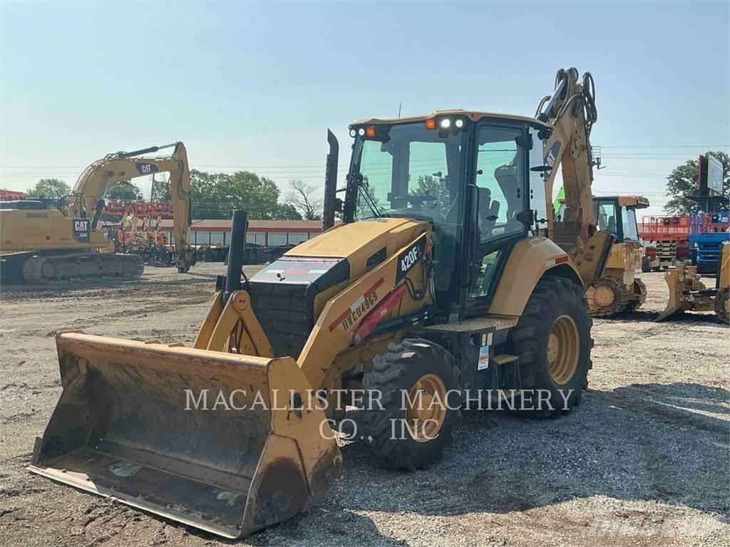 CAT 420F2ST Товарач със заден ексватор