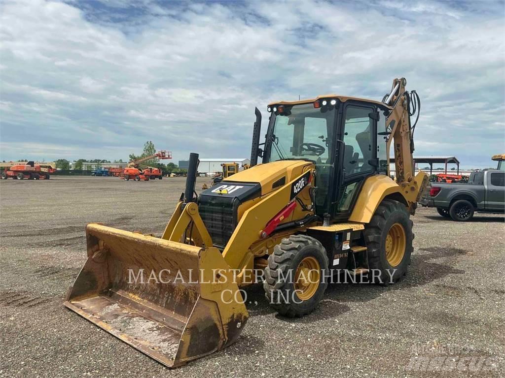 CAT 420F2ST Товарач със заден ексватор