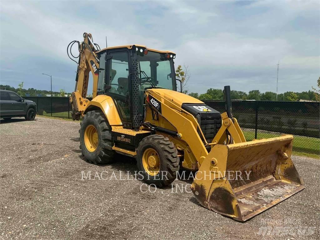 CAT 420F2ST Товарач със заден ексватор