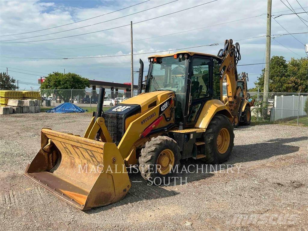 CAT 420F2ST Товарач със заден ексватор
