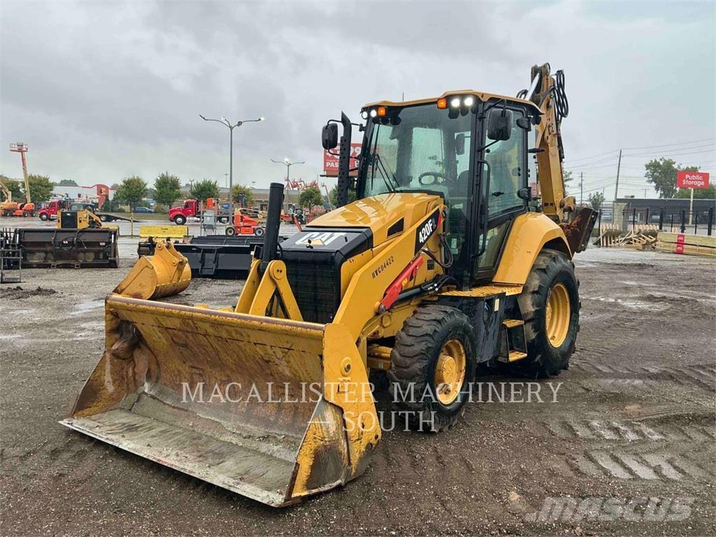 CAT 420F2ST Товарач със заден ексватор