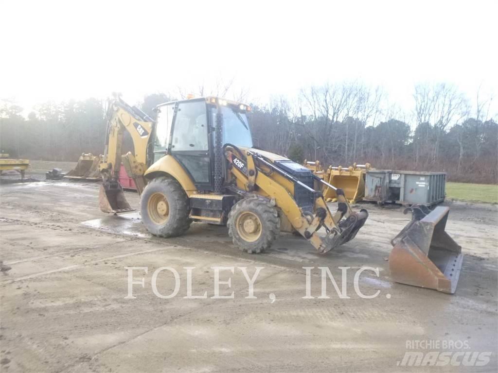 CAT 420FIT Товарач със заден ексватор