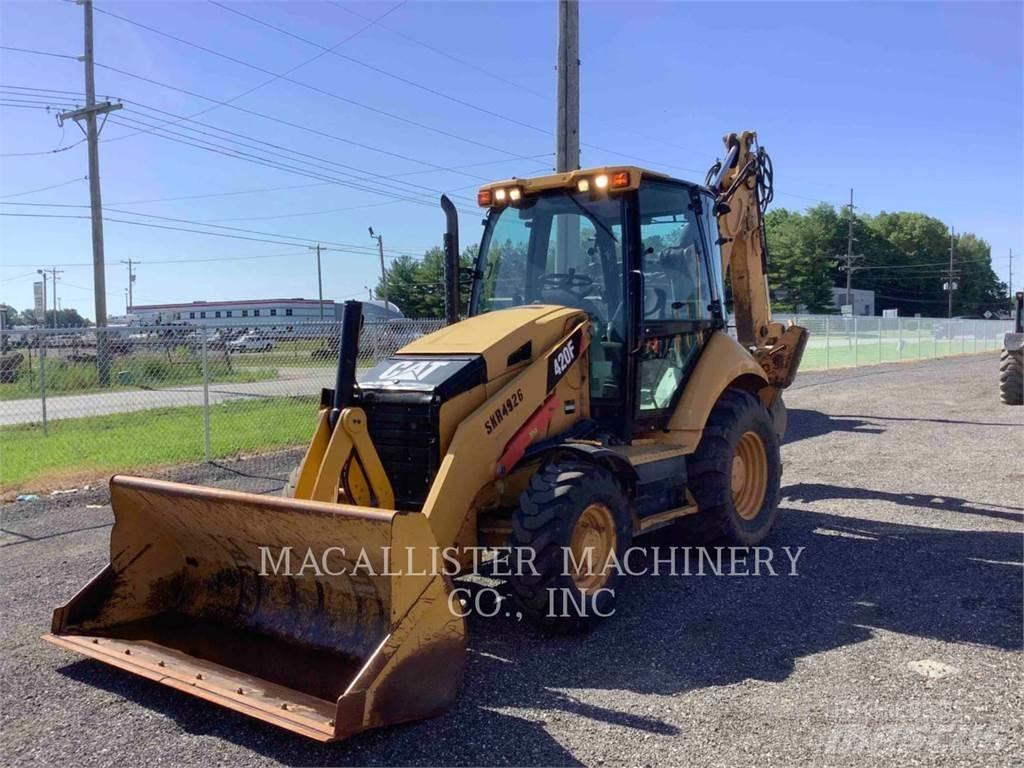 CAT 420FST Товарач със заден ексватор